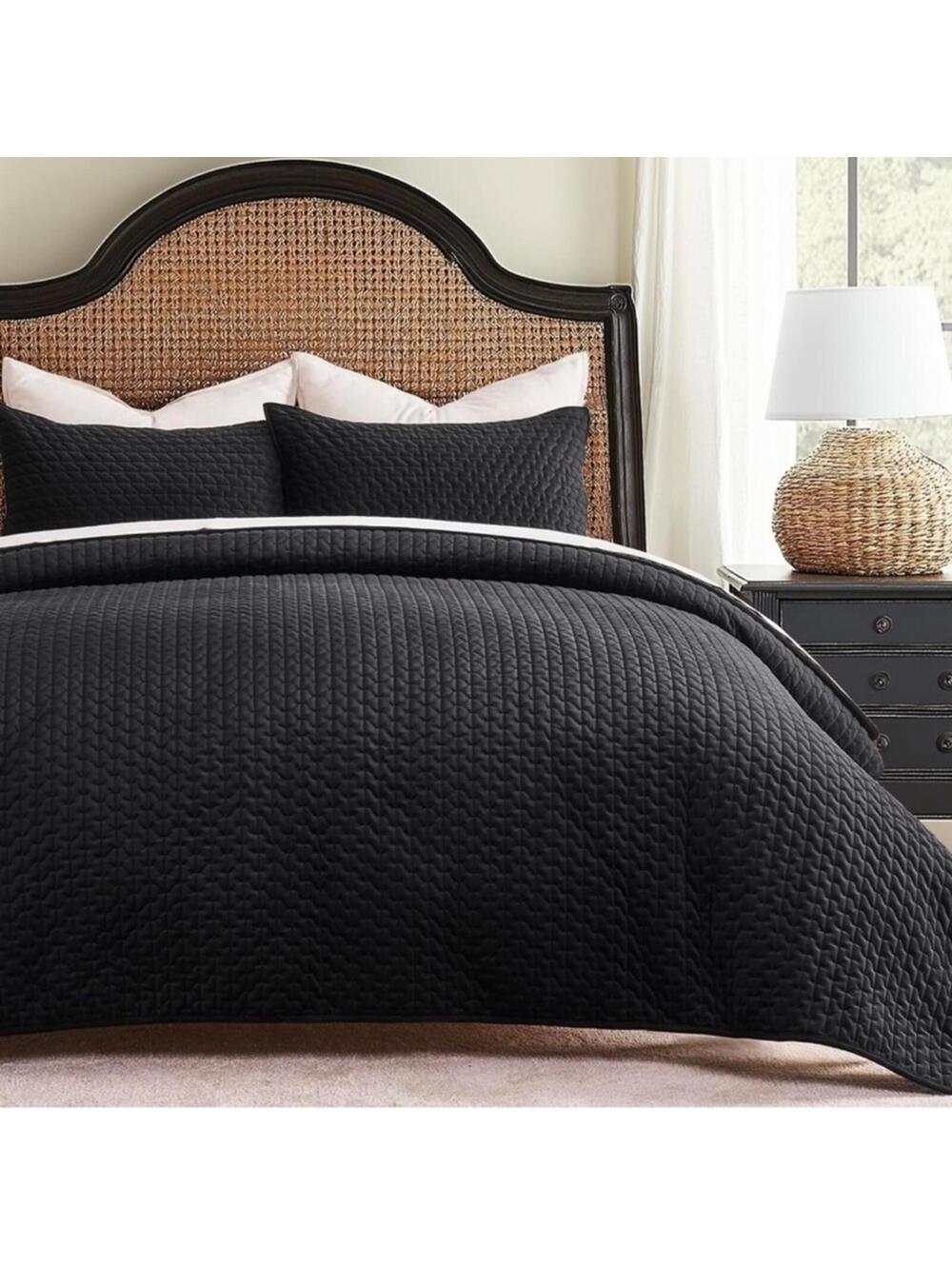 🆕 PB Style 3 Piece Queen Black Onyx Luxe Soft Velvet  Quilt Coverlet Set.